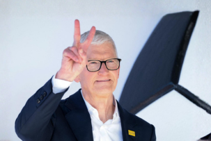 Тім Кук залишає посаду: що змінила його ера в Apple і що буде далі